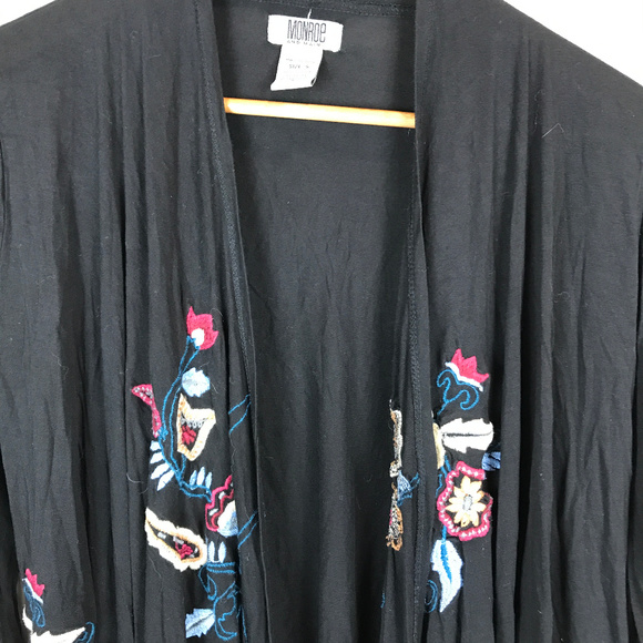 🌴 Monroe & main embroidered kimono Sz S - Picture 2 of 4